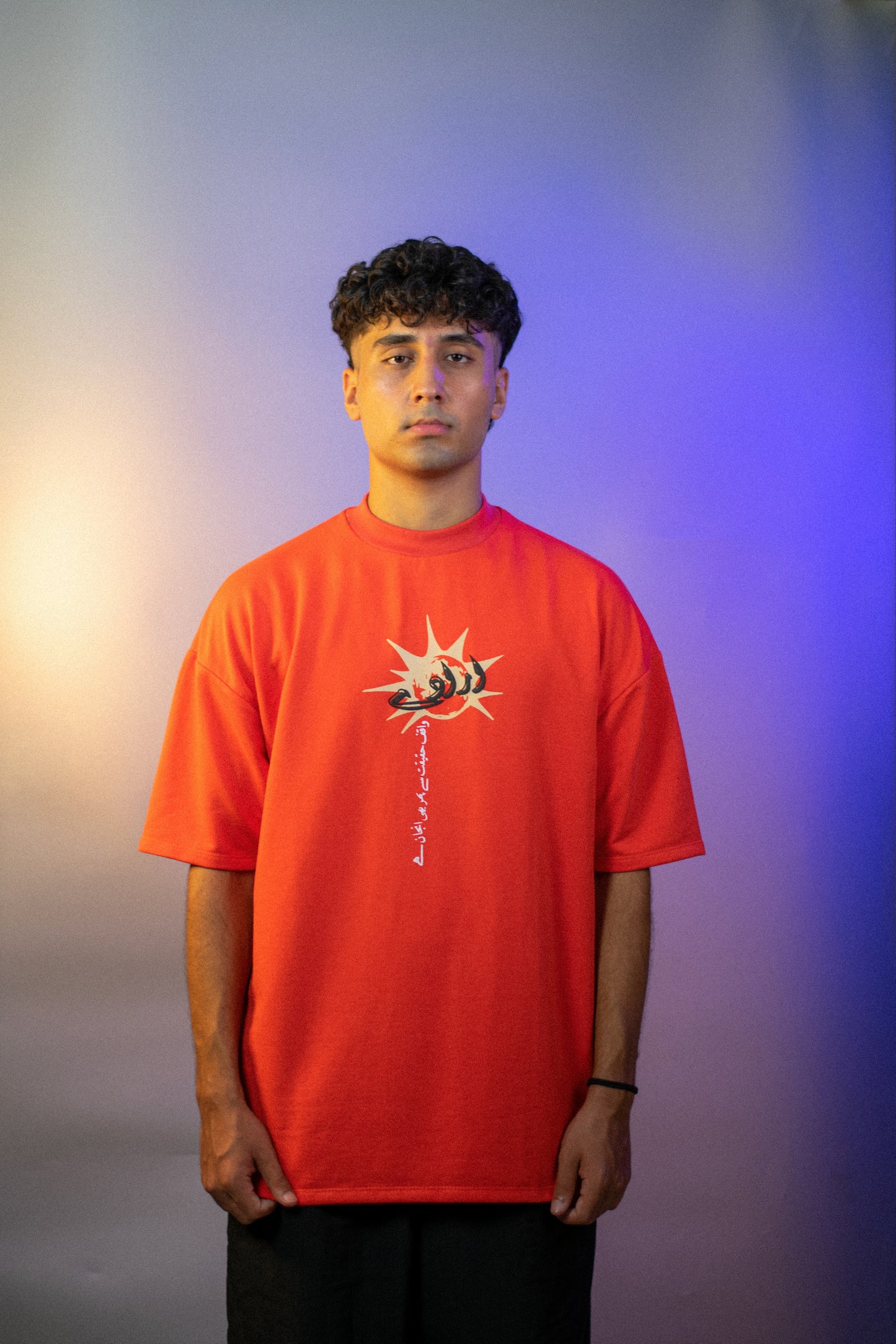 ANJAAN - Oversized T-Shirt.