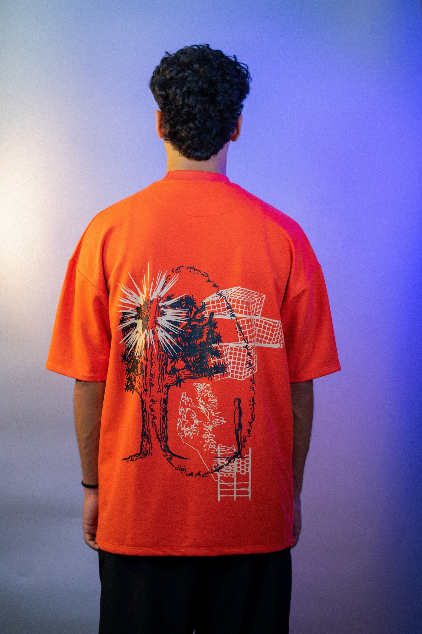 ANJAAN - Oversized T-Shirt.