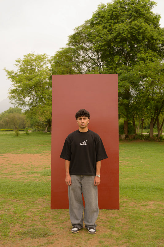 BLACK  BOXY T-SHIRT